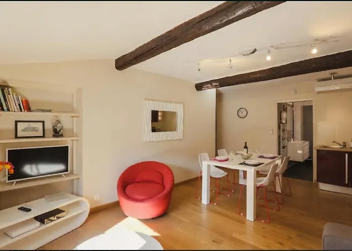 Renting - Colonna - Place In Old Town *