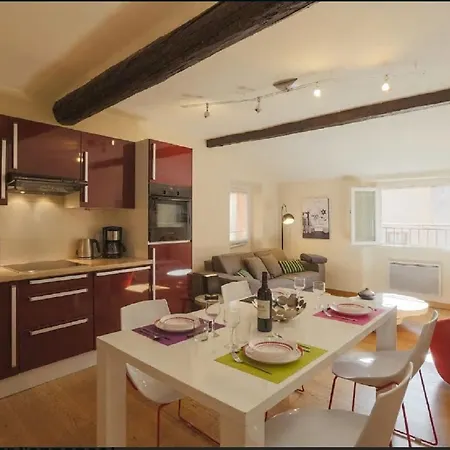 Renting - Colonna - Place In Old Town Apartment