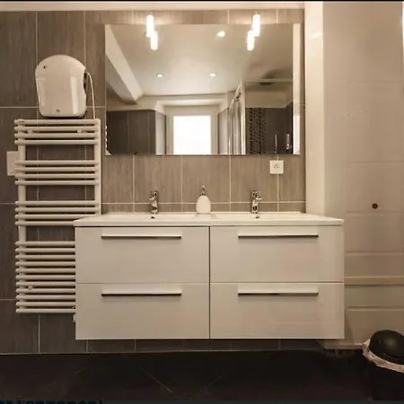 Renting - Colonna - Place In Old Town