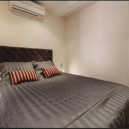 Apartment Renting - Colonna - Place In Old Town Nice