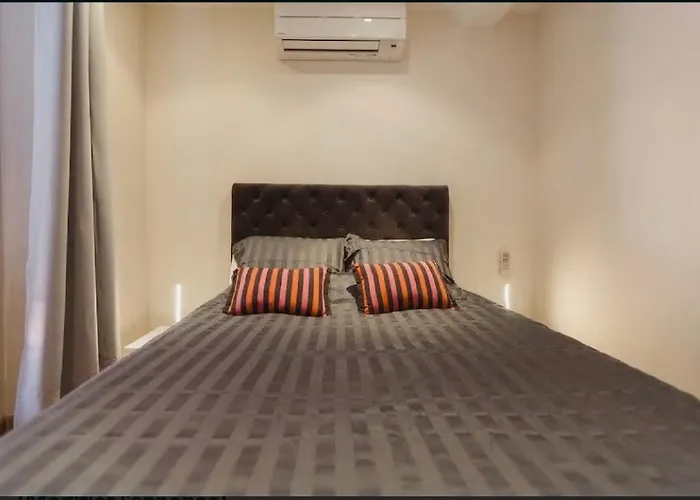 Renting - Colonna - Place In Old Town Lejlighed Nice