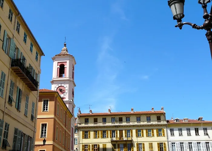 Renting - Colonna - Place In Old Town شقة