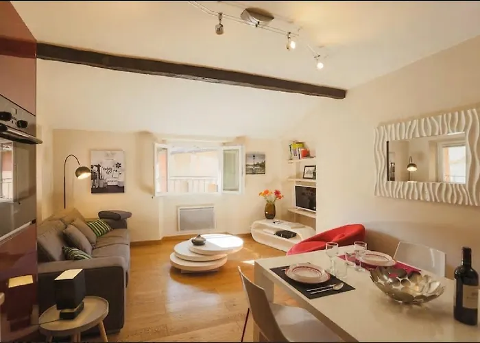 Renting - Colonna - Place In Old Town نيس