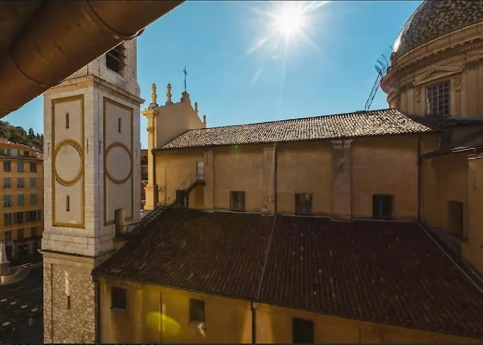 Renting - Colonna - Place In Old Town شقة