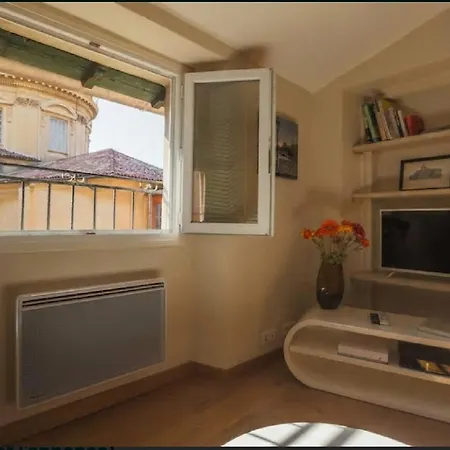 Apartment Renting - Colonna - Place In Old Town