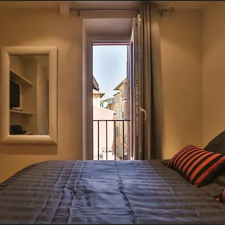 Apartment Renting - Colonna - Place In Old Town Nice